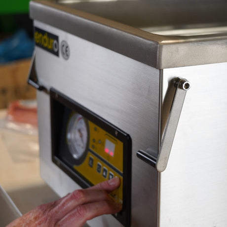 How a vacuum packaging machine works